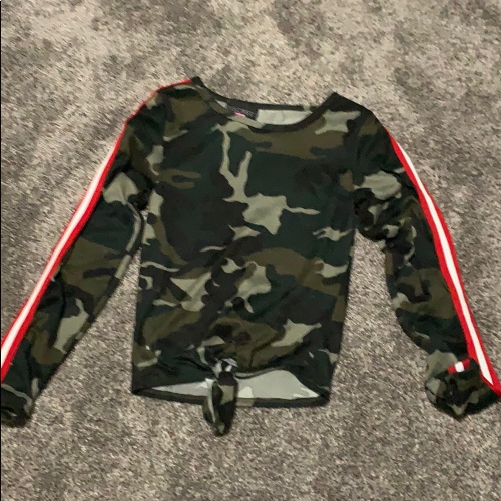 Long sleeve camp top
